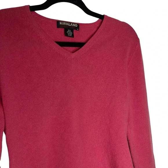 Kirkland Women’s 100% Cashmere V-Neck Long Sleeve Pink Sweater  Size Medium - Picture 4 of 7